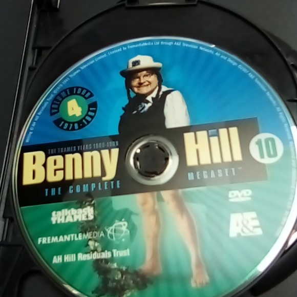 Benny Hill the Thames Years 1978-1981 vol: 4 A&E 3 Set DVDs excellent condition - Picture 4 of 7